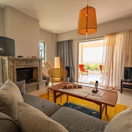 Spacious Apartment In Kavouri Атина Екстериор снимка