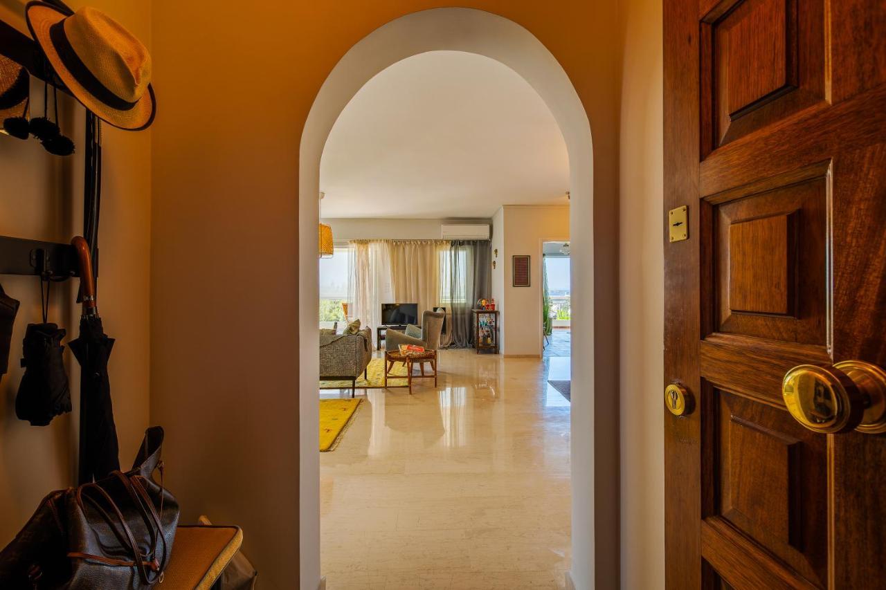 Spacious Apartment In Kavouri Атина Екстериор снимка