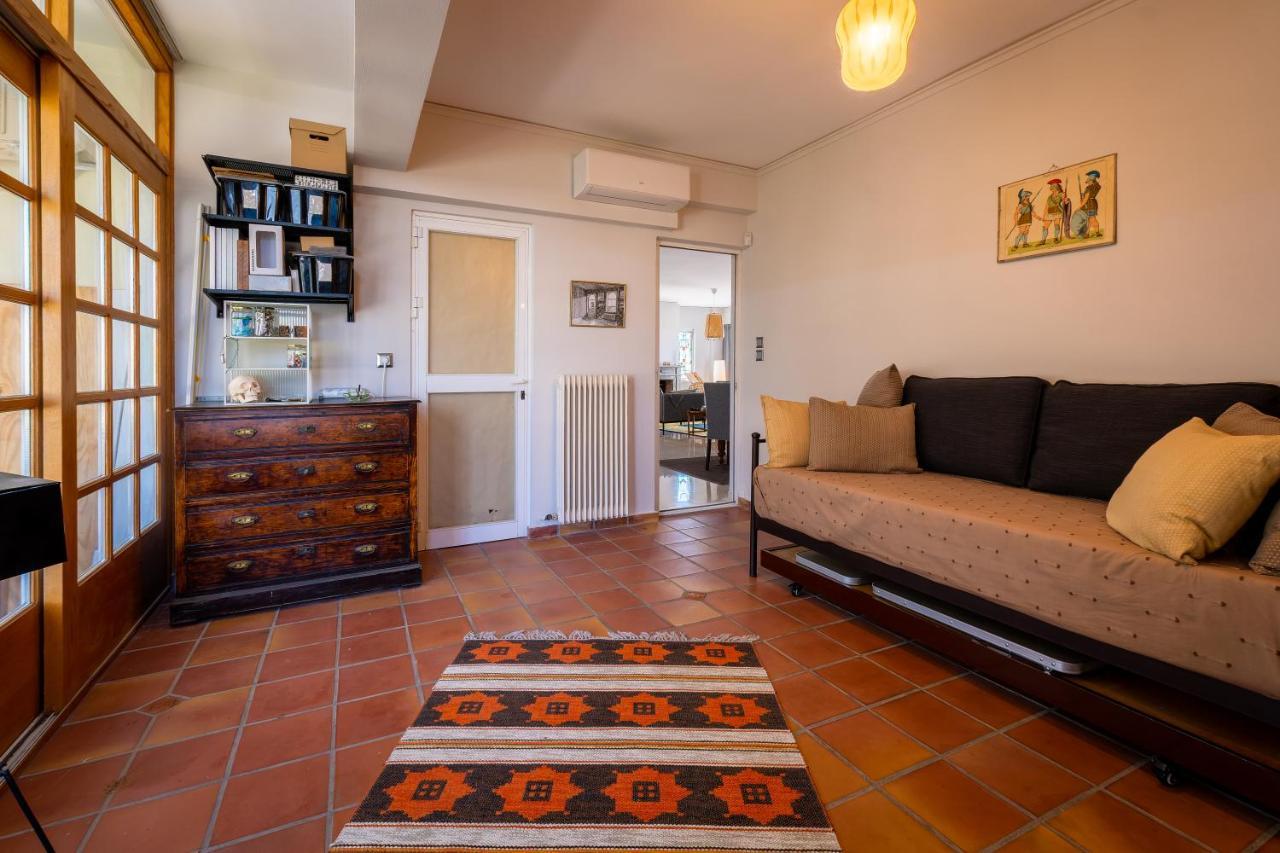 Spacious Apartment In Kavouri Атина Екстериор снимка